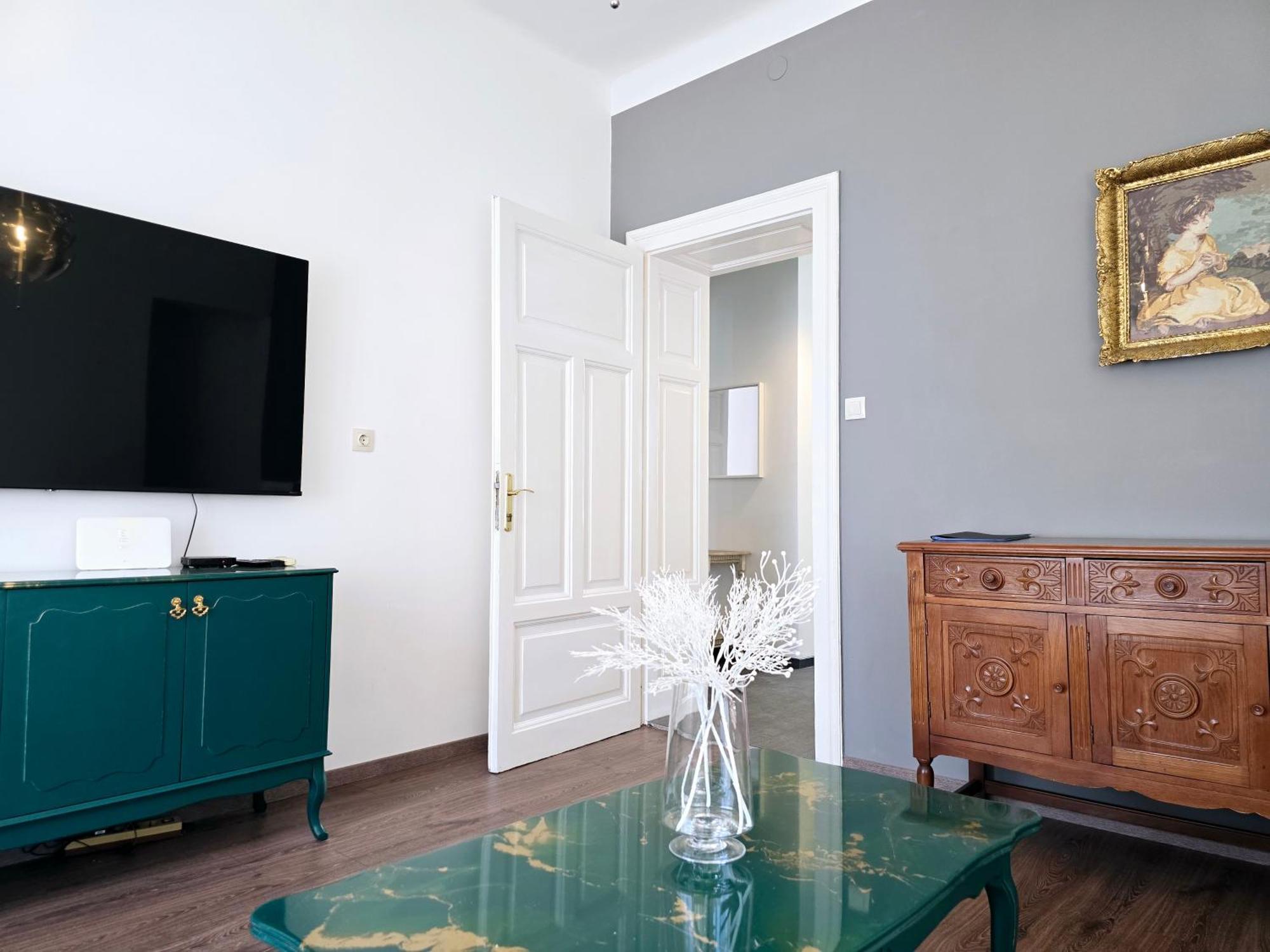 Zoey Apartman *